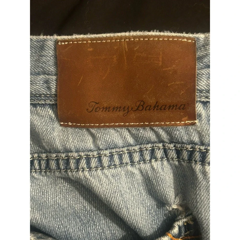 Tommy Bahama •preowned •small